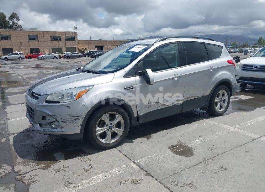 Photo 2 of 2016 Ford Escape SE (VIN 1FMCU0GX3GUC30165)