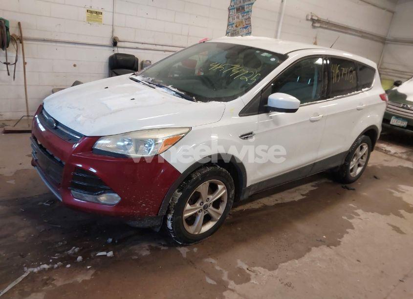 Photo 2 of 2013 Ford Escape SE (VIN 1FMCU0GX4DUB25839)
