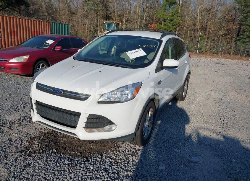 Photo 2 of 2013 Ford Escape SE (VIN 1FMCU0GX4DUC31076)