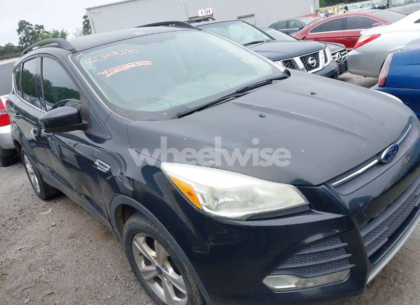 2014 Ford Escape SE (VIN 1FMCU0GX4EUB21811) main photo