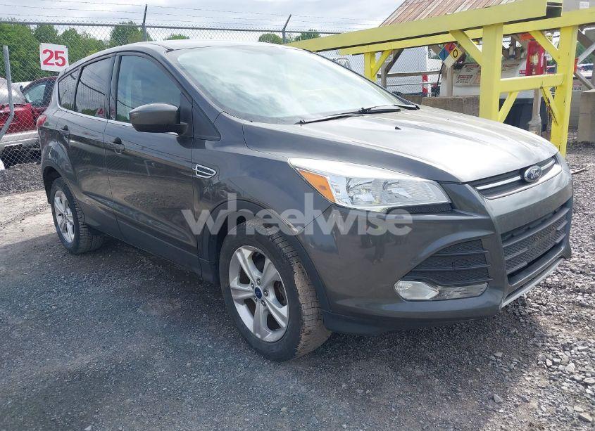 2015 Ford Escape SE (VIN 1FMCU0GX4FUA23136) main photo