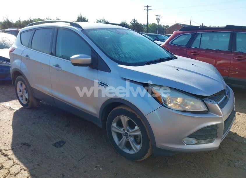 2015 Ford Escape SE (VIN 1FMCU0GX4FUA64690) main photo