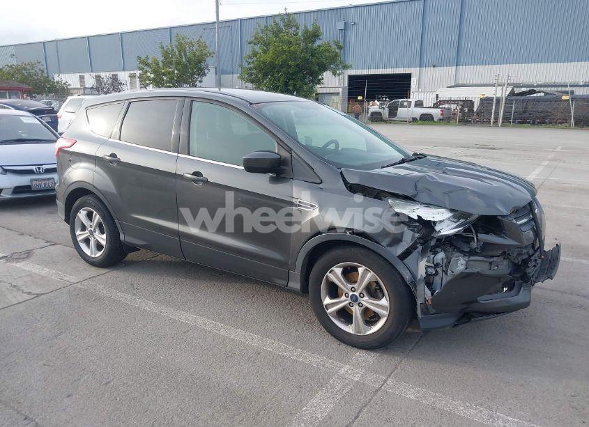 2015 Ford Escape SE (VIN 1FMCU0GX4FUB07084) main photo