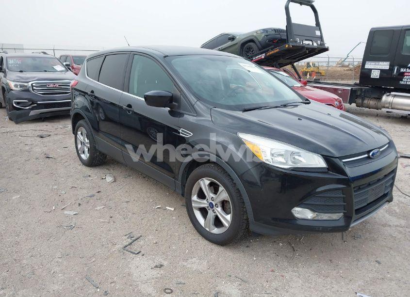 2015 Ford Escape SE (VIN 1FMCU0GX4FUB12575) main photo