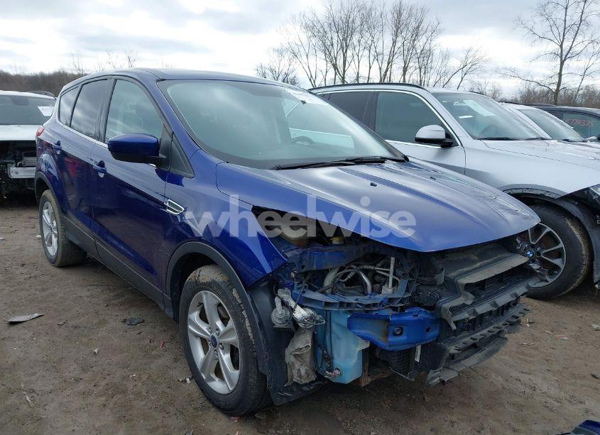 2015 Ford Escape SE (VIN 1FMCU0GX4FUC76165) main photo