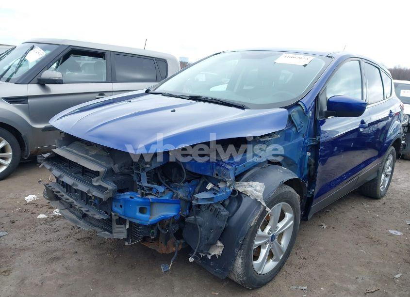 Photo 2 of 2015 Ford Escape SE (VIN 1FMCU0GX4FUC76165)