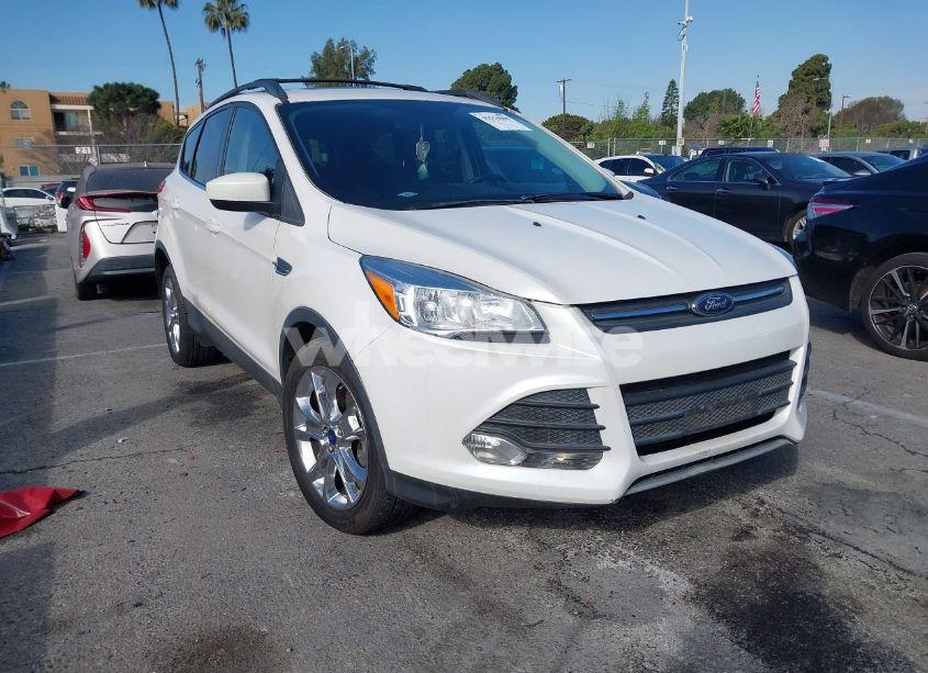 2016 Ford Escape SE (VIN 1FMCU0GX4GUB99315) main photo