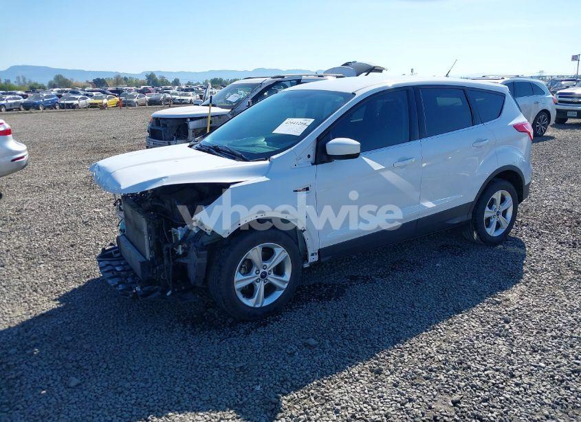 Photo 2 of 2016 Ford Escape SE (VIN 1FMCU0GX4GUB99394)