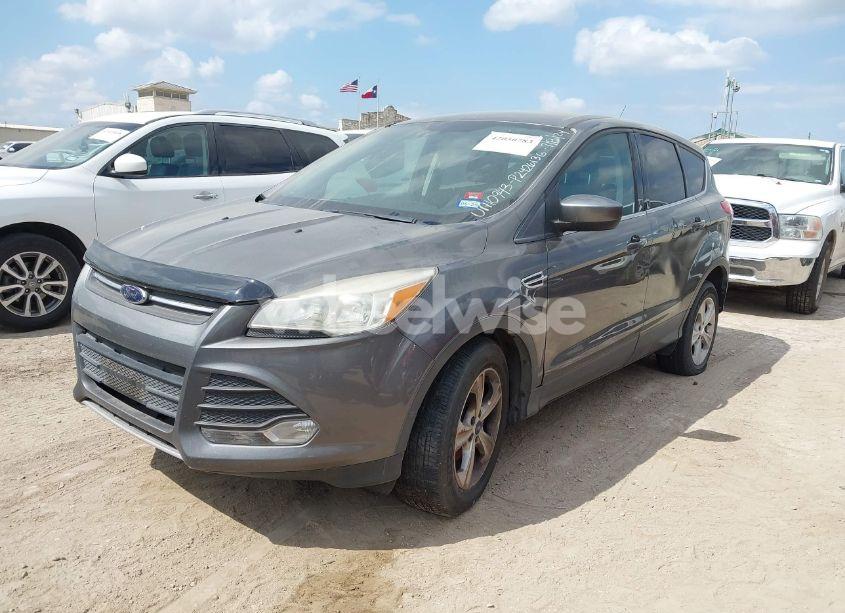 Photo 2 of 2013 Ford Escape SE (VIN 1FMCU0GX5DUA10943)