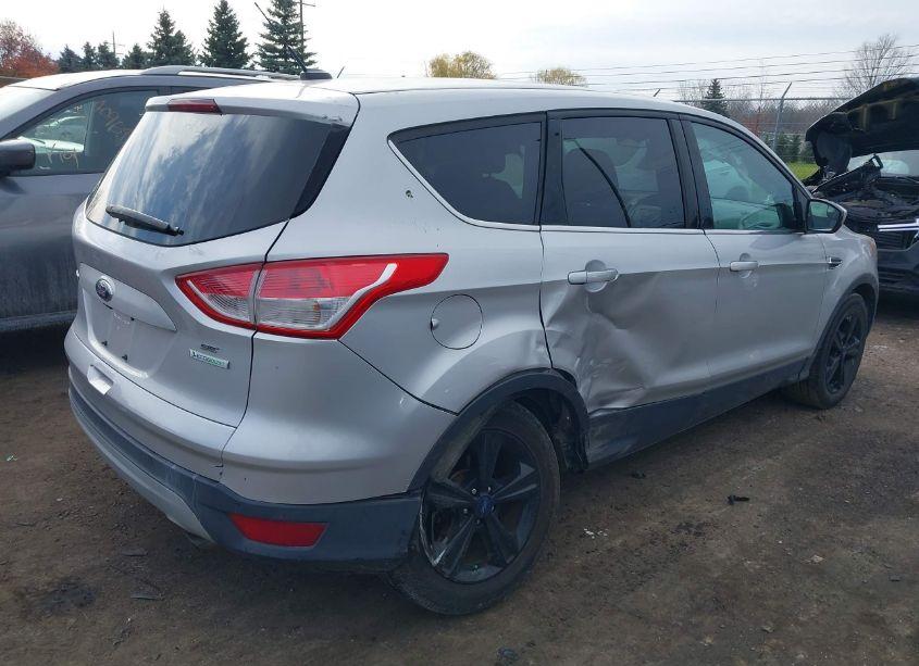 Photo 4 of 2015 Ford Escape SE (VIN 1FMCU0GX5FUA90005)