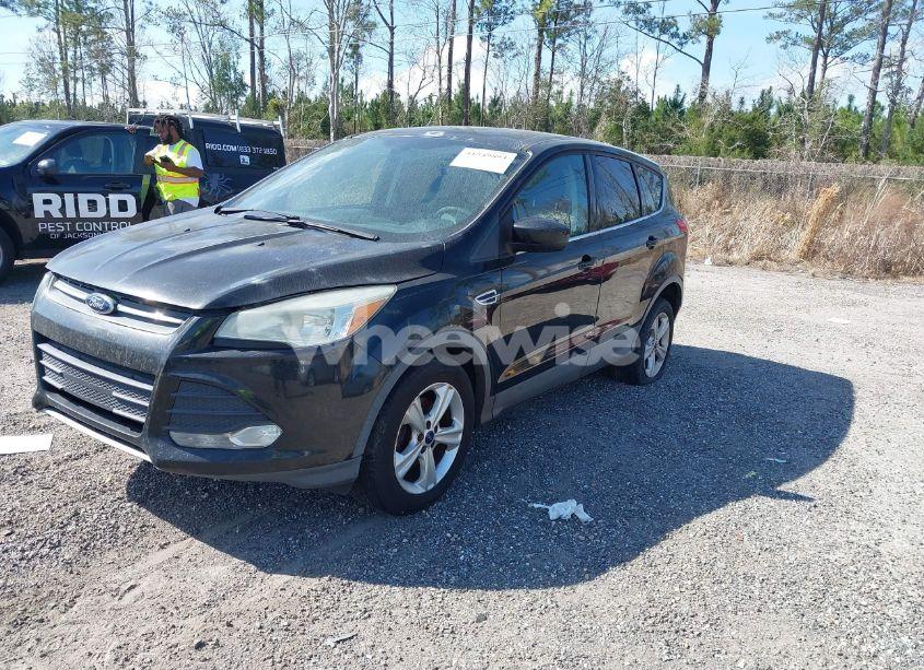 Photo 2 of 2015 Ford Escape SE (VIN 1FMCU0GX5FUB46296)