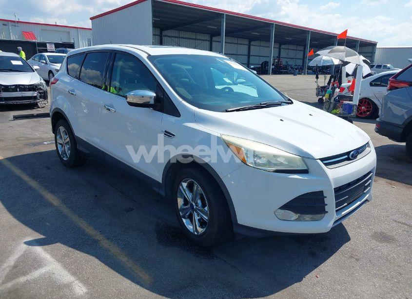2015 Ford Escape SE (VIN 1FMCU0GX5FUB65639) main photo