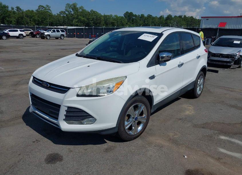 Photo 2 of 2015 Ford Escape SE (VIN 1FMCU0GX5FUB65639)
