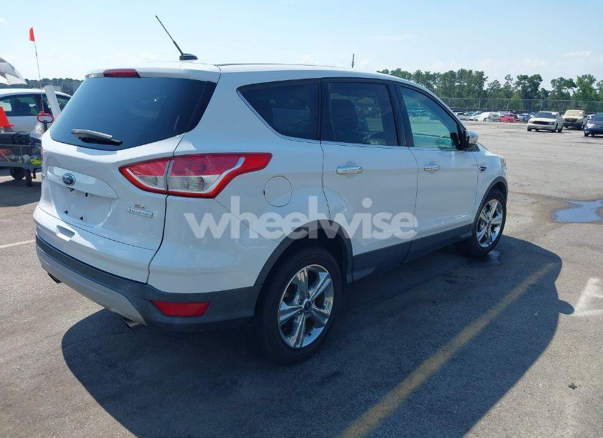 Photo 4 of 2015 Ford Escape SE (VIN 1FMCU0GX5FUB65639)