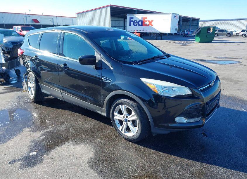 2015 Ford Escape SE (VIN 1FMCU0GX5FUB95854) main photo