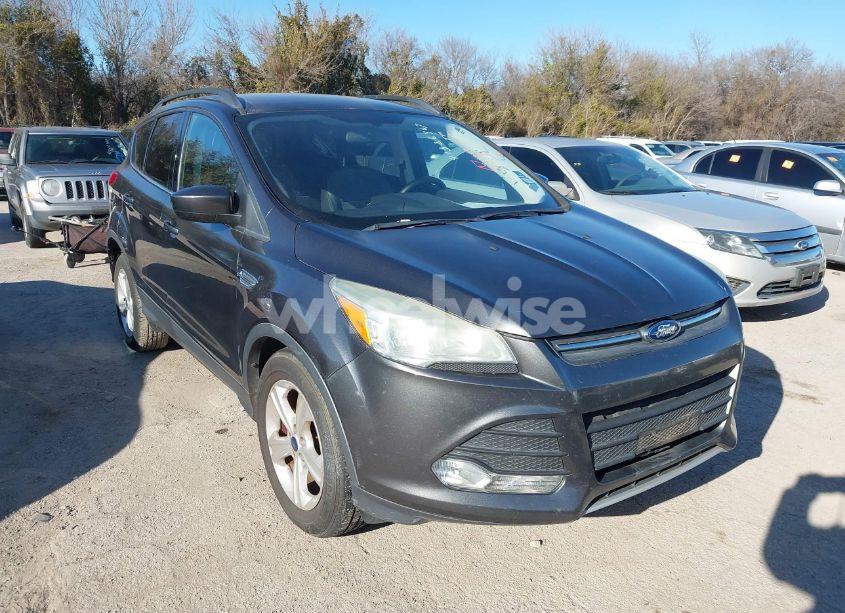 2015 Ford Escape SE (VIN 1FMCU0GX5FUC14242) main photo
