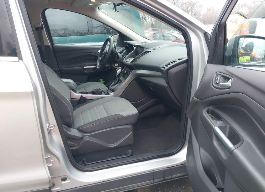 Photo 5 of 2015 Ford Escape SE (VIN 1FMCU0GX5FUC62128)