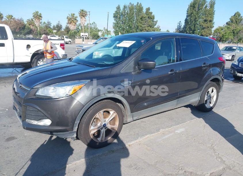 Photo 2 of 2016 Ford Escape SE (VIN 1FMCU0GX5GUA12163)
