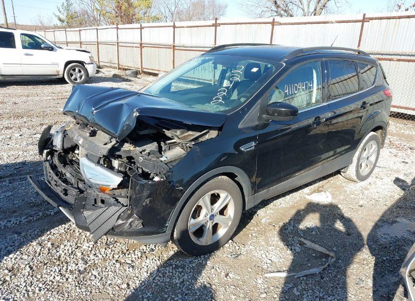 Photo 2 of 2016 Ford Escape SE (VIN 1FMCU0GX5GUB22422)