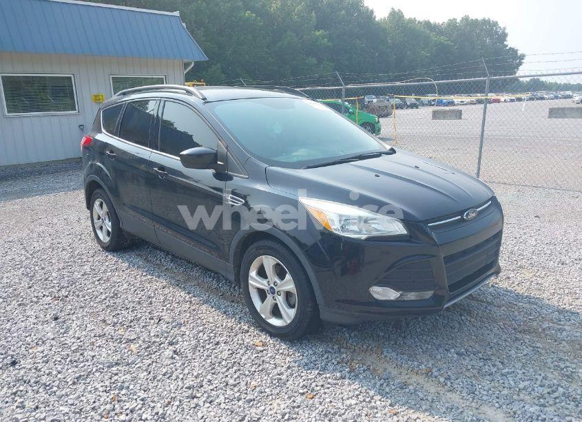 2016 Ford Escape SE (VIN 1FMCU0GX5GUB46476) main photo