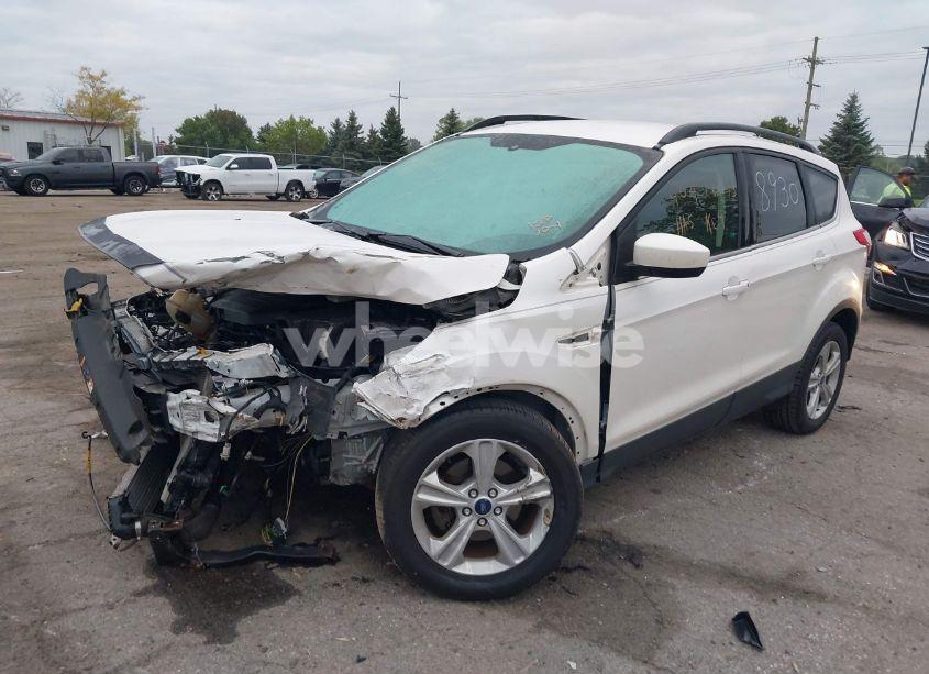 Photo 2 of 2016 Ford Escape SE (VIN 1FMCU0GX5GUC08930)