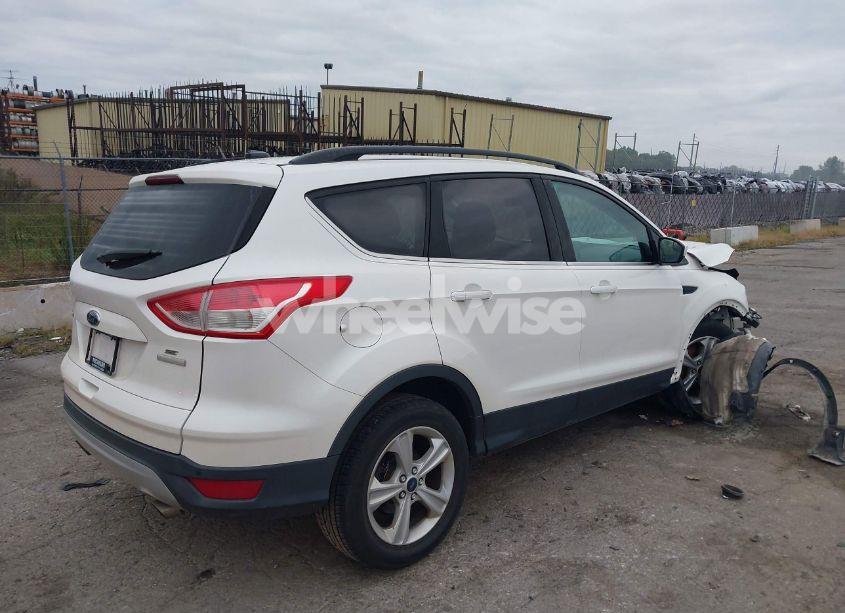 Photo 4 of 2016 Ford Escape SE (VIN 1FMCU0GX5GUC08930)