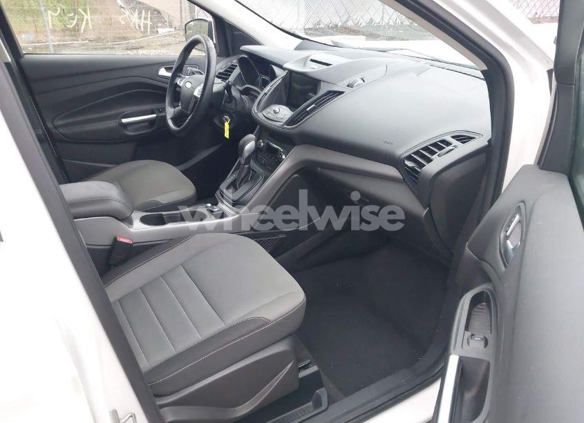 Photo 5 of 2016 Ford Escape SE (VIN 1FMCU0GX5GUC08930)