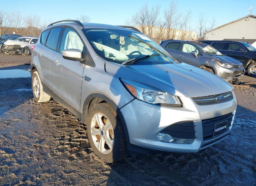 2016 Ford Escape SE (VIN 1FMCU0GX5GUC22889) main photo