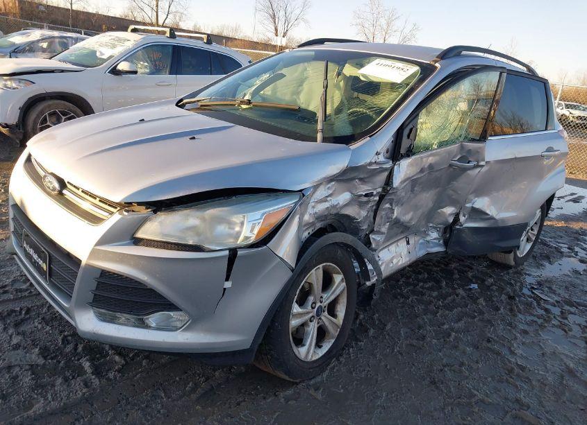 Photo 2 of 2016 Ford Escape SE (VIN 1FMCU0GX5GUC22889)
