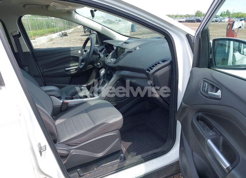 Photo 5 of 2016 Ford Escape SE (VIN 1FMCU0GX5GUC39756)