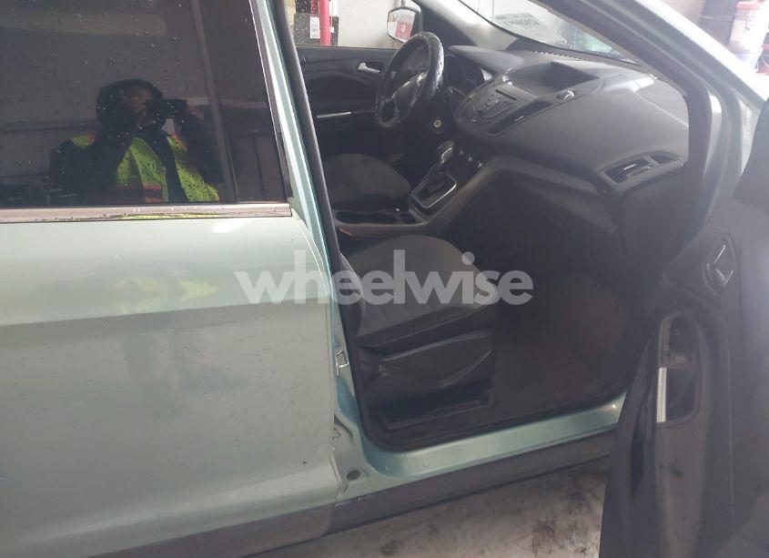 Photo 5 of 2013 Ford Escape SE (VIN 1FMCU0GX6DUC09872)