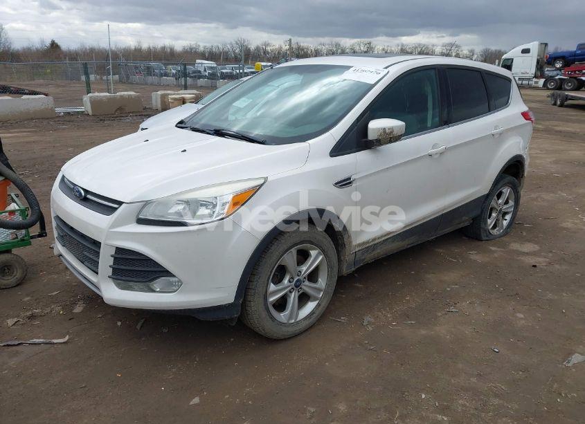Photo 2 of 2013 Ford Escape SE (VIN 1FMCU0GX6DUD84400)