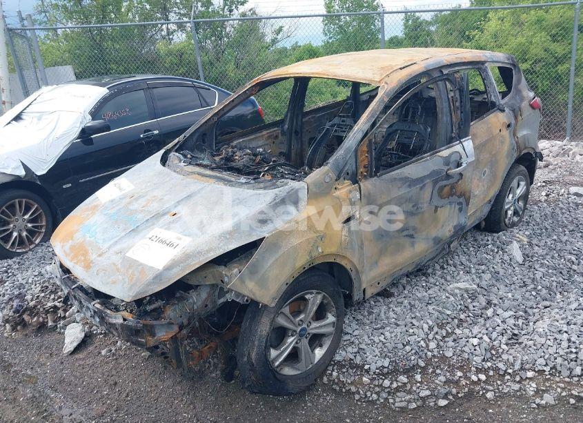 Photo 2 of 2013 Ford Escape SE (VIN 1FMCU0GX6DUD90875)