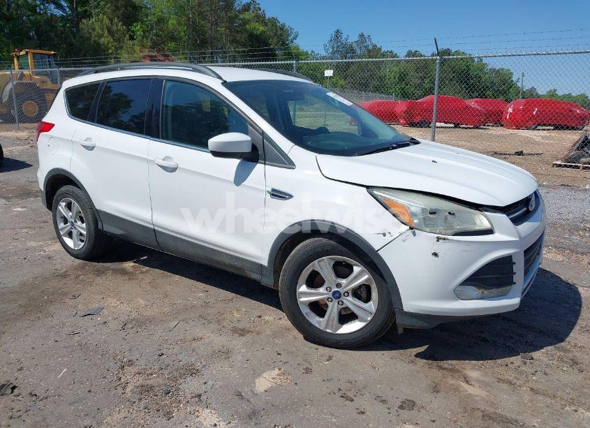2015 Ford Escape SE (VIN 1FMCU0GX6FUC82629) main photo