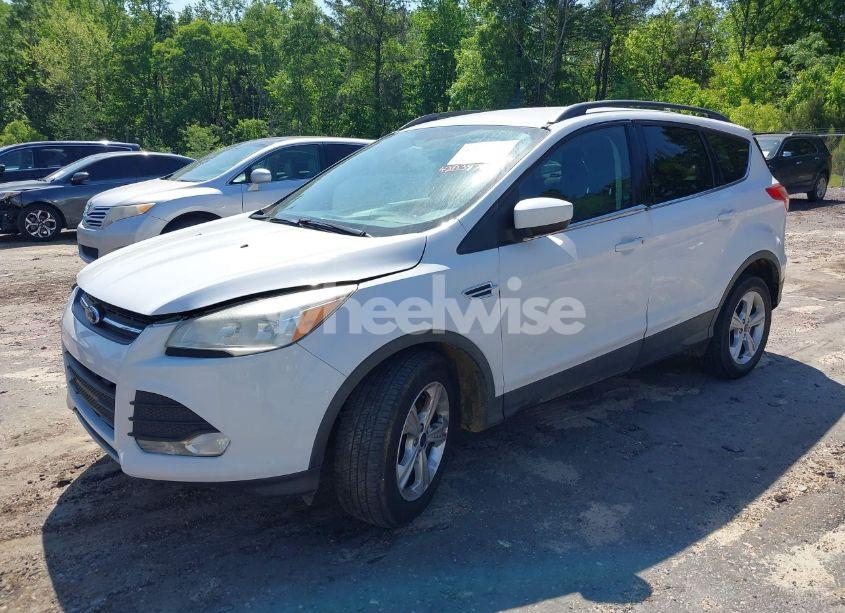 Photo 2 of 2015 Ford Escape SE (VIN 1FMCU0GX6FUC82629)