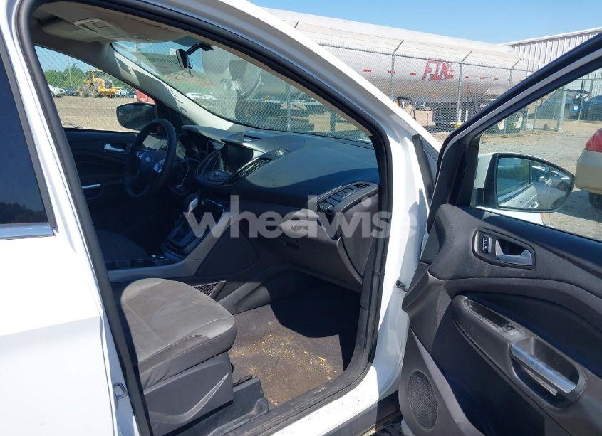 Photo 5 of 2015 Ford Escape SE (VIN 1FMCU0GX6FUC82629)