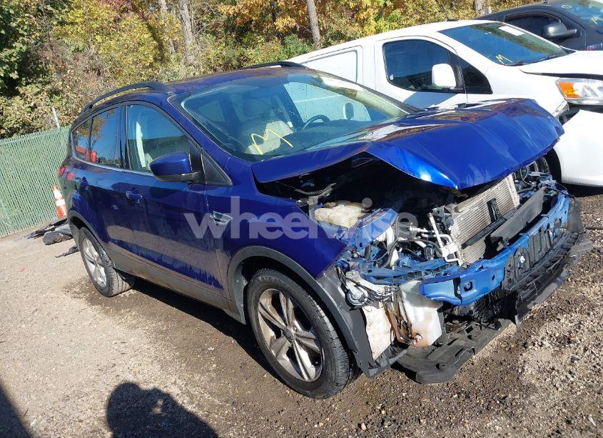 2016 Ford Escape SE (VIN 1FMCU0GX6GUA92122) main photo