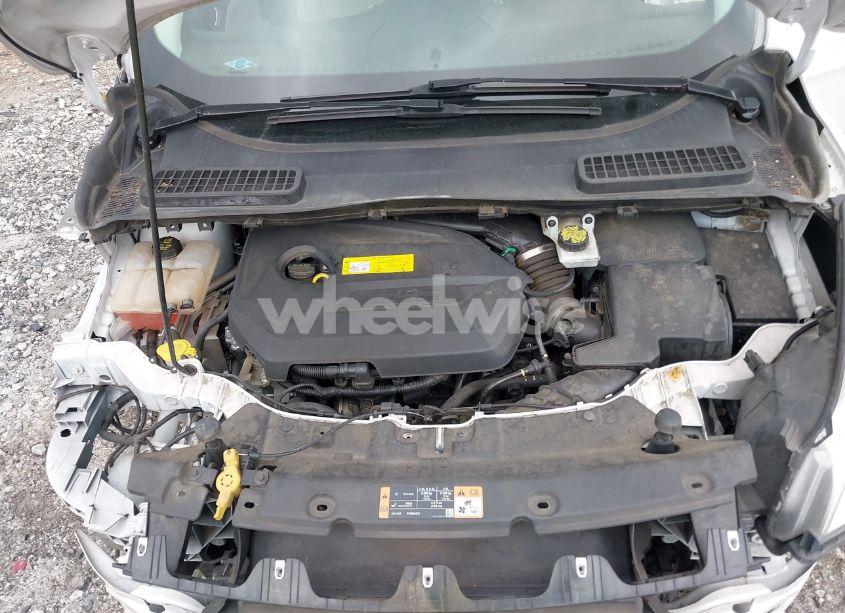 Photo 10 of 2016 Ford Escape SE (VIN 1FMCU0GX6GUB45966)