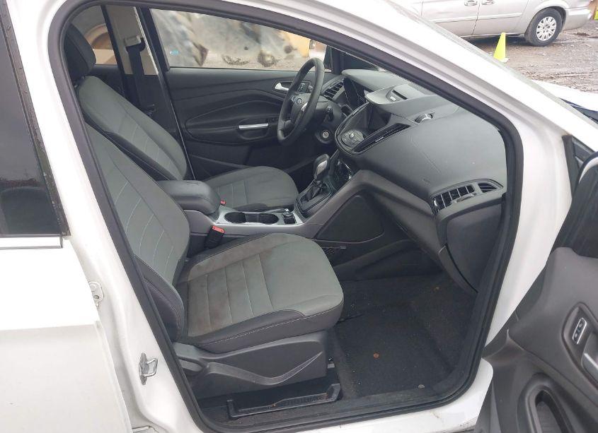 Photo 5 of 2016 Ford Escape SE (VIN 1FMCU0GX6GUC34839)