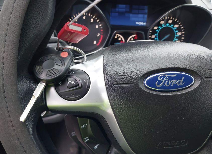Photo 11 of 2014 Ford Escape SE (VIN 1FMCU0GX7EUA63922)