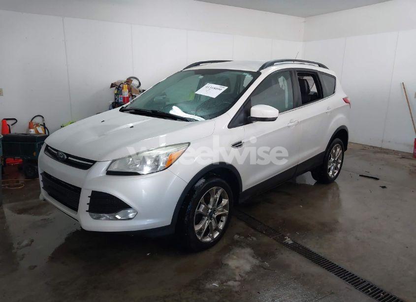 Photo 2 of 2014 Ford Escape SE (VIN 1FMCU0GX7EUB82425)