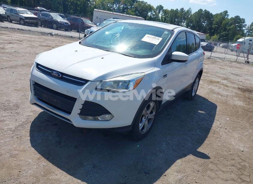 Photo 2 of 2014 Ford Escape SE (VIN 1FMCU0GX7EUB95661)