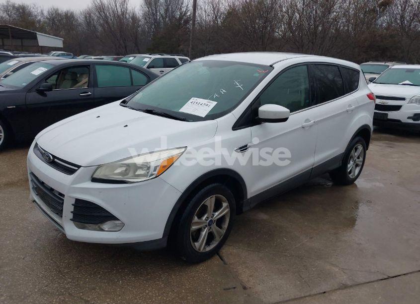 Photo 2 of 2014 Ford Escape SE (VIN 1FMCU0GX7EUC01880)