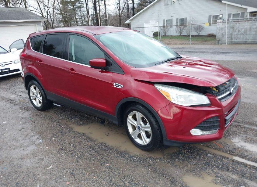 2015 Ford Escape SE (VIN 1FMCU0GX7FUB11386) main photo