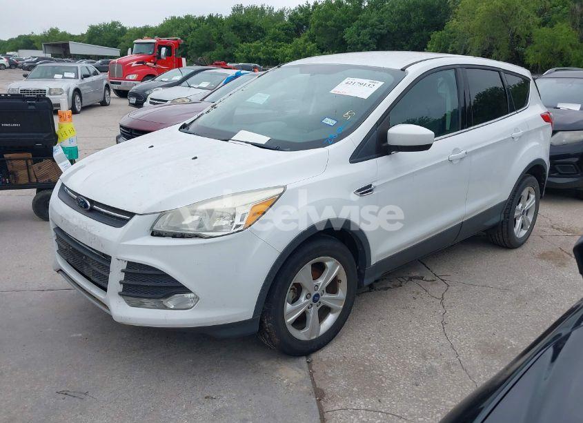 Photo 2 of 2015 Ford Escape SE (VIN 1FMCU0GX7FUB33968)