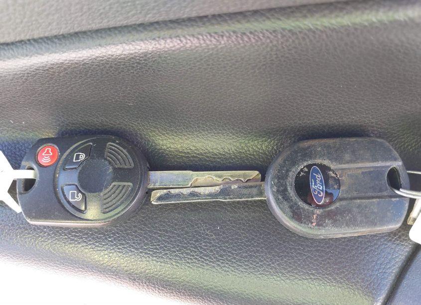 Photo 11 of 2015 Ford Escape SE (VIN 1FMCU0GX7FUC40440)