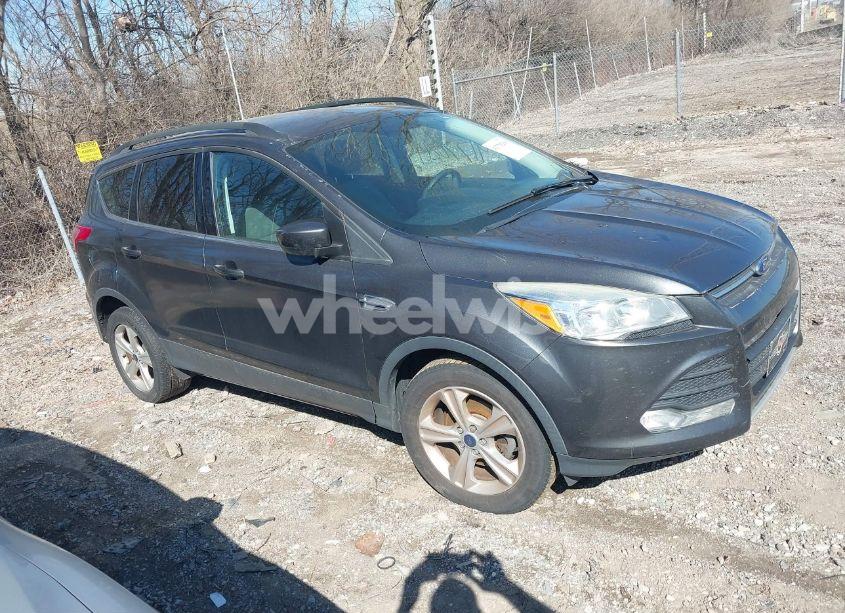 2016 Ford Escape SE (VIN 1FMCU0GX7GUA07417) main photo