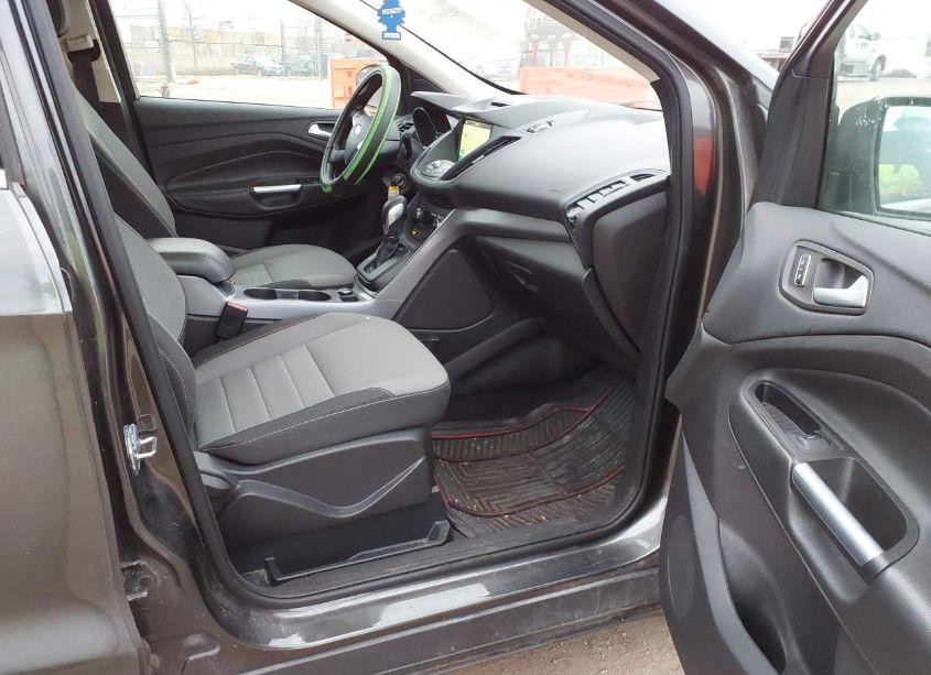 Photo 5 of 2016 Ford Escape SE (VIN 1FMCU0GX7GUA83249)