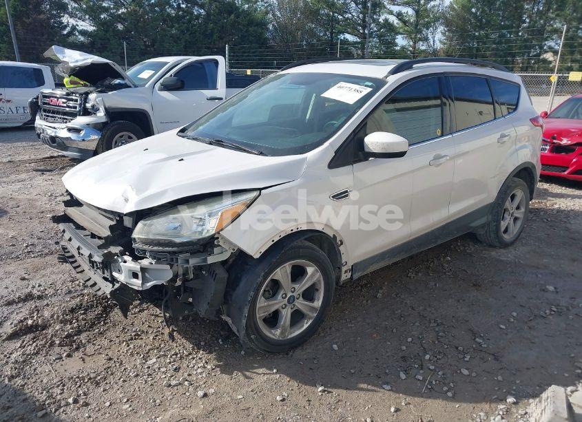 Photo 2 of 2016 Ford Escape SE (VIN 1FMCU0GX7GUB19599)