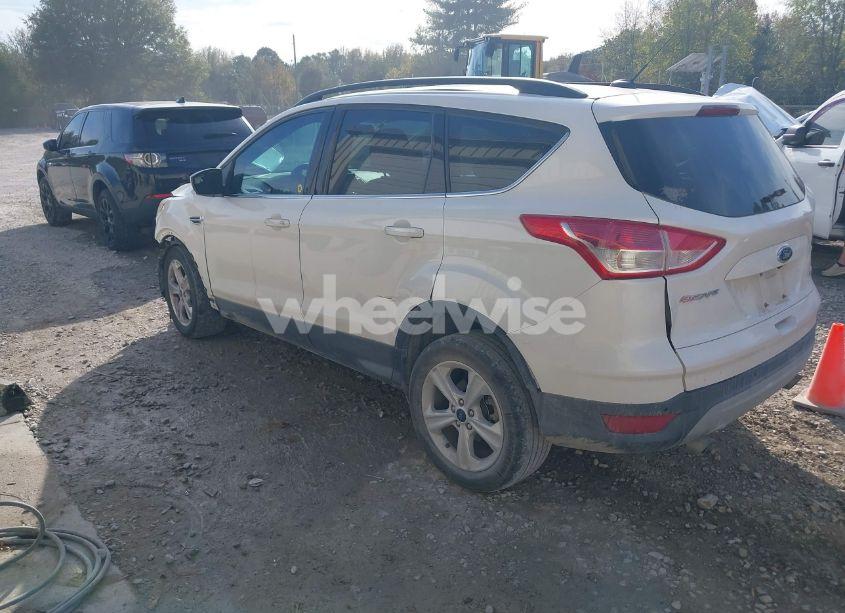 Photo 3 of 2016 Ford Escape SE (VIN 1FMCU0GX7GUB19599)